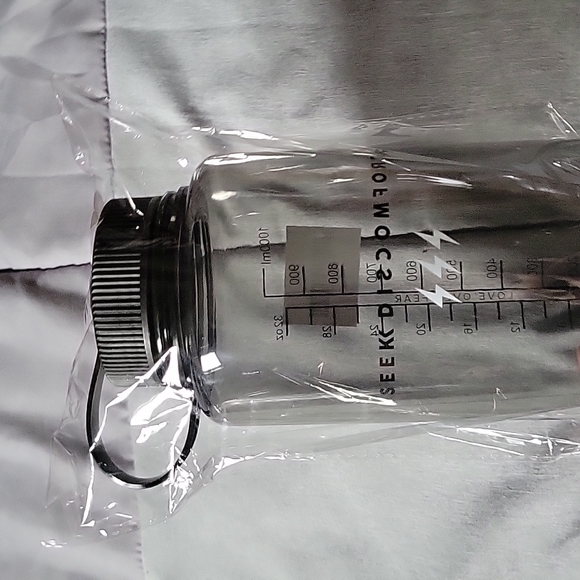 Seek Discomfort Water bottle - Picture 1 of 3